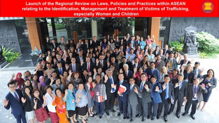 
        ASEAN makes efforts to reduce human trafficking
                              