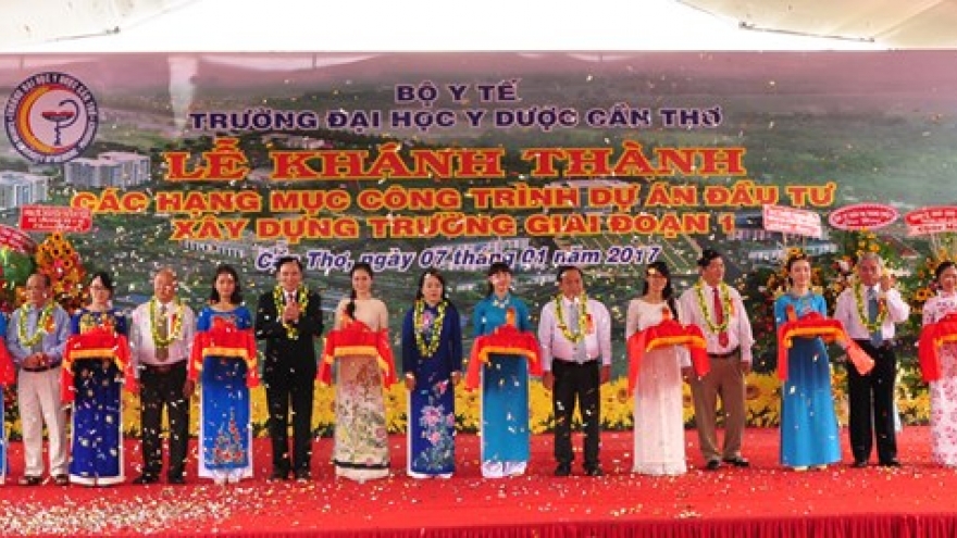 Medicine University opens new facilities in Can Tho