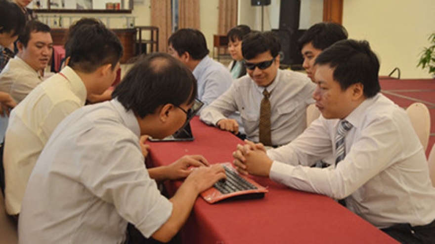 Teaching IT to visually impaired people