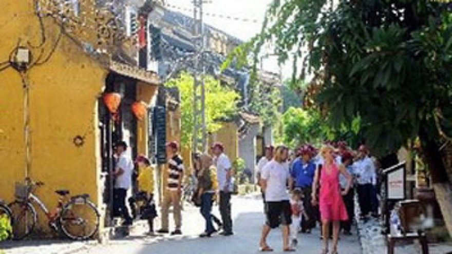 Foreign arrivals to Vietnam surge 
