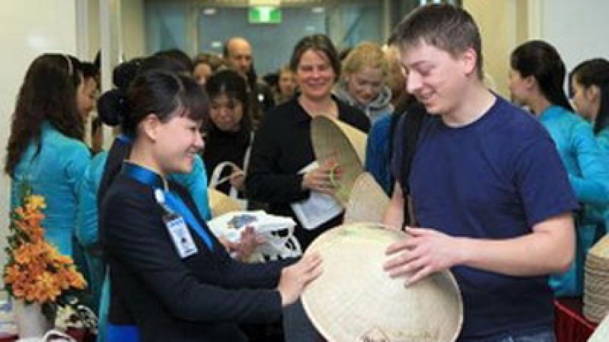 HCMC, Vietnam Airlines team up to stimulate travel demand