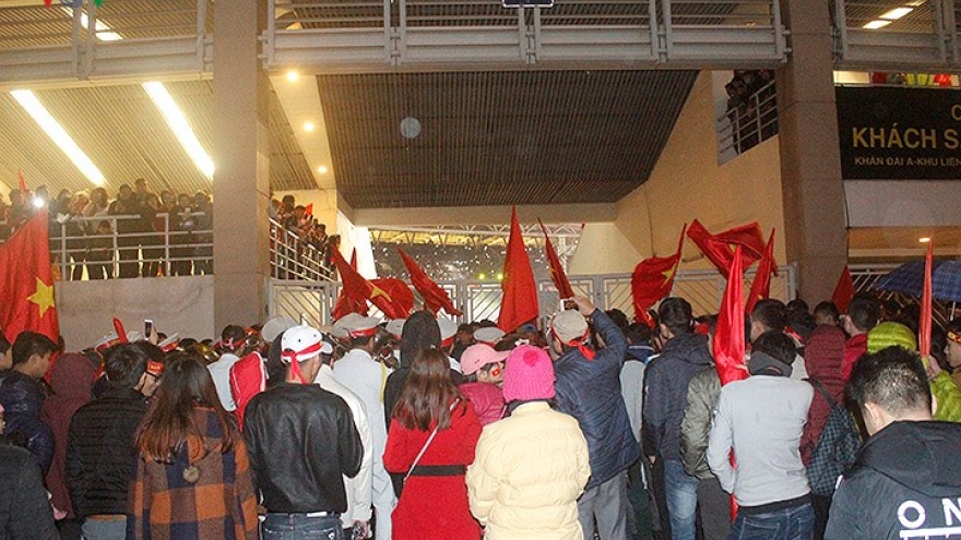 Sea of fans and flags welcome Vietnam U23s at national stadium