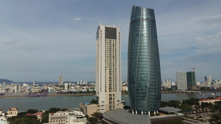 
        Da Nang introduces exclusive offers to woo investors
                              
