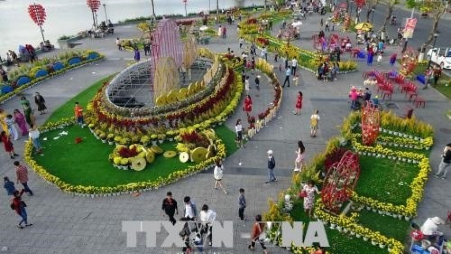 Da Nang City hosts slew of festive events