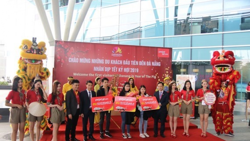 Da Nang, Quang Ninh welcome first foreign visitors in Lunar New Year