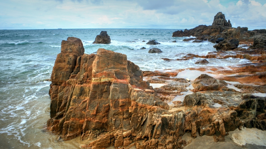 Visit Da Nhay beach in Quang Binh