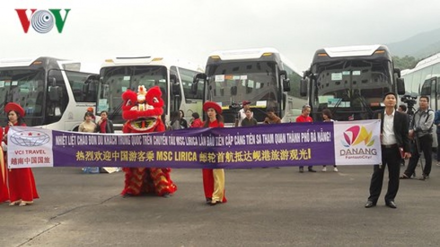 Da Nang welcomes its first visitors of 2018