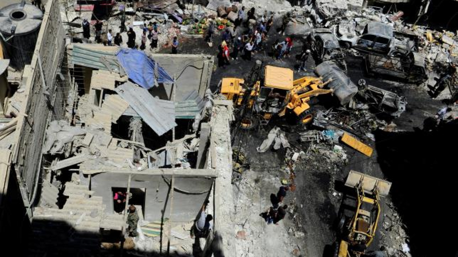 Islamic State claims bombings near Shi'ite shrine in Damascus