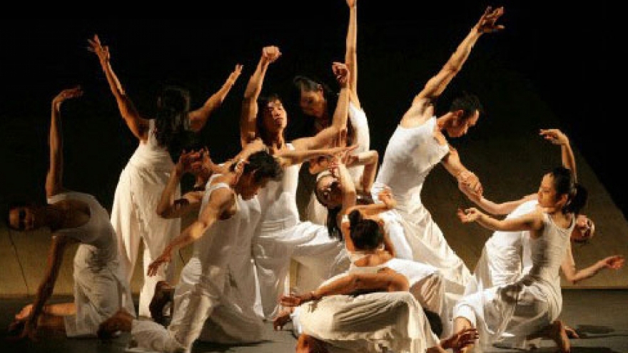 East meets West for performing arts festival in Hanoi