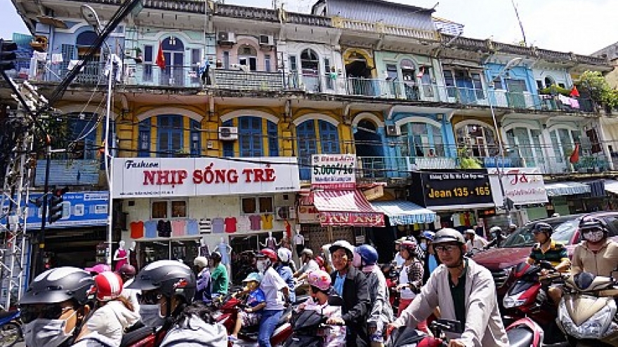 HCM City poised to pull down hundreds of old tenements