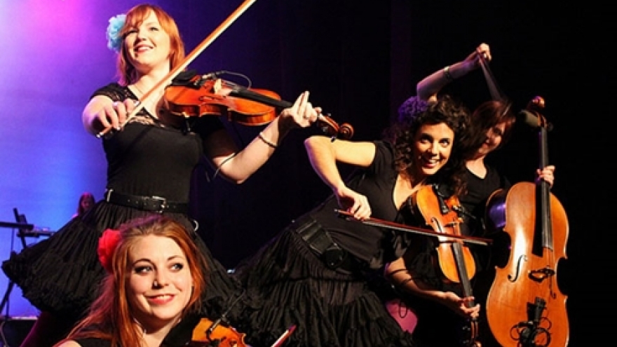 Australia’s DeepBlue to perform in Hanoi 