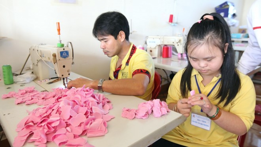 
        AO victims receive rehabilitation house
                              