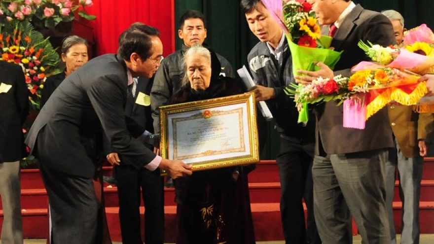 Thua Thien - Hue: 183 women awarded “Heroic Mother” title
