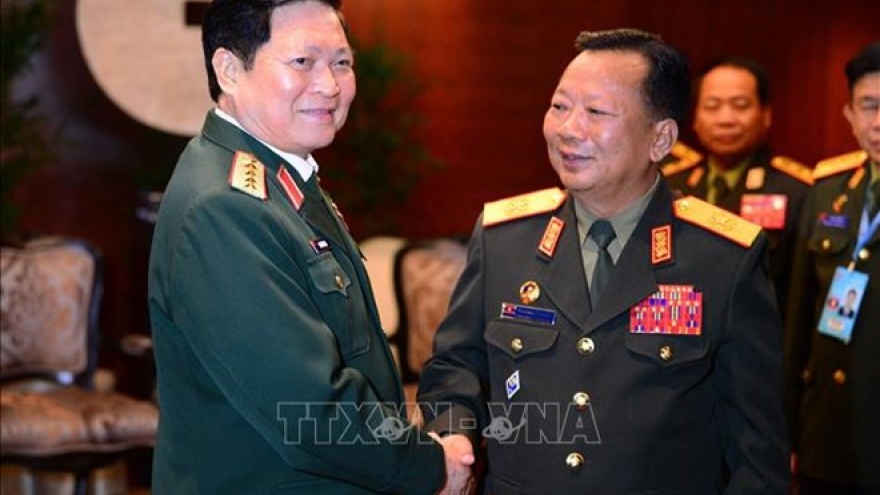 Defence minister affirms ties with Laos
