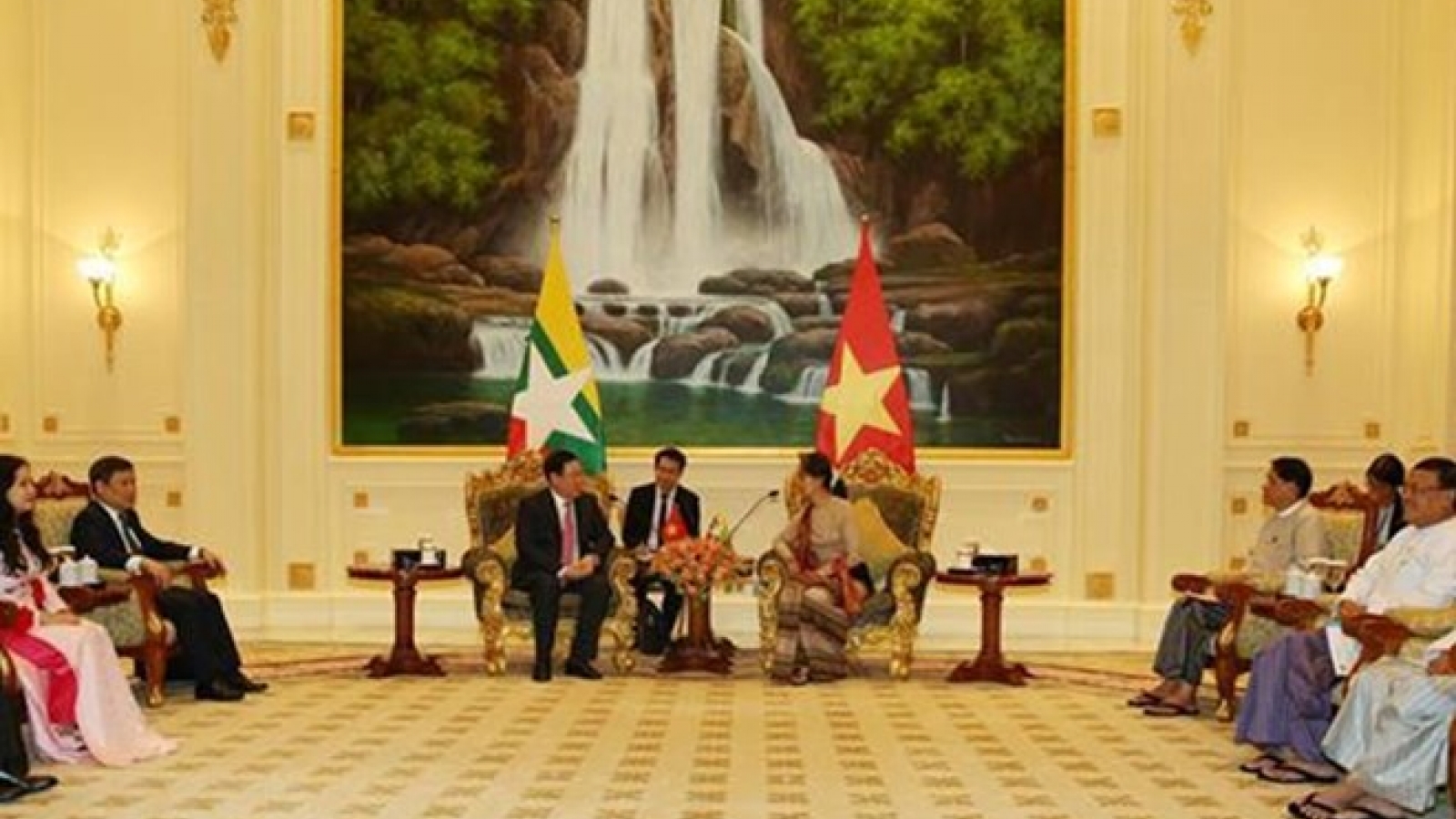 Deputy PM: Vietnam supports Myanmar in national development