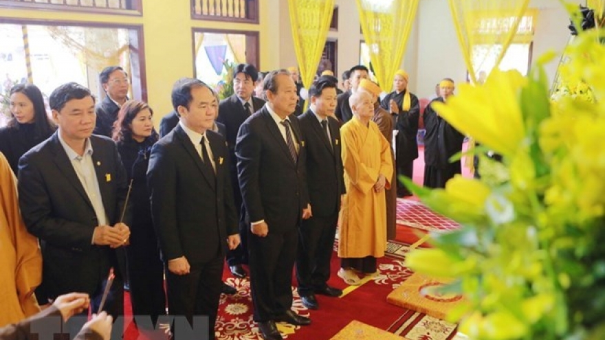 Deputy PM pays homage to Most Venerable Thich Thanh Sam