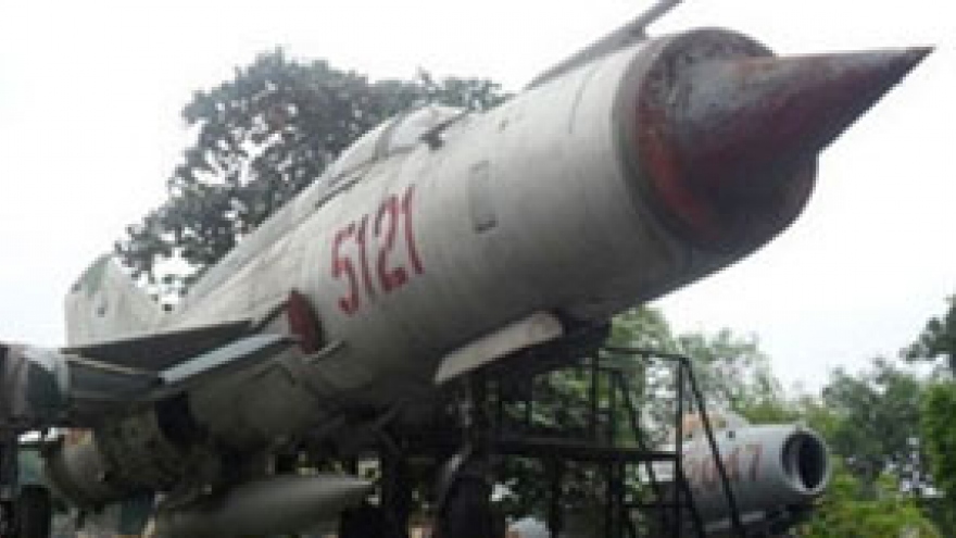 Films mark US bombing blitz in Hanoi