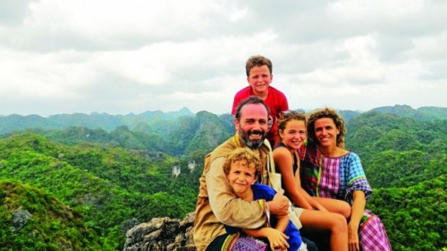 Spanish family hopes to preserve Vietnamese culture