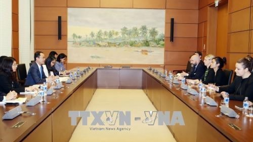 US congressmen staff assistants’ visit to enhance ties