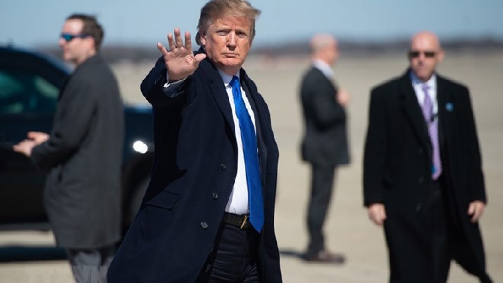 US President heads to Hanoi for summit with DPRK leader