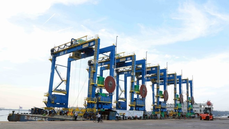 Doosan Vietnam exports first rubber-tyred cranes to India