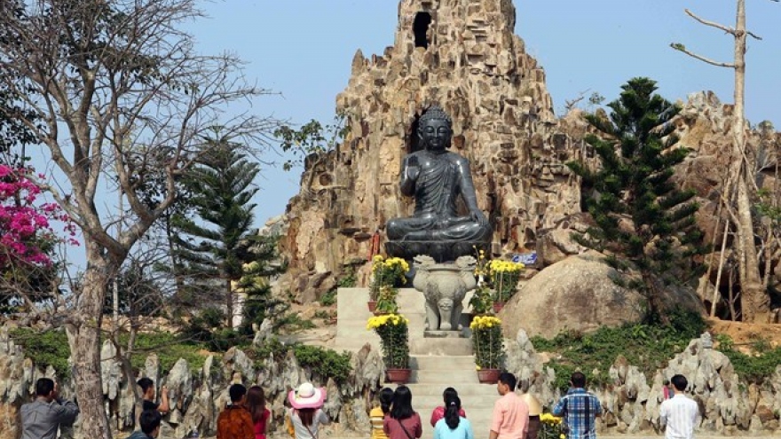 Da Nang vows strict penalties for illegal travel services