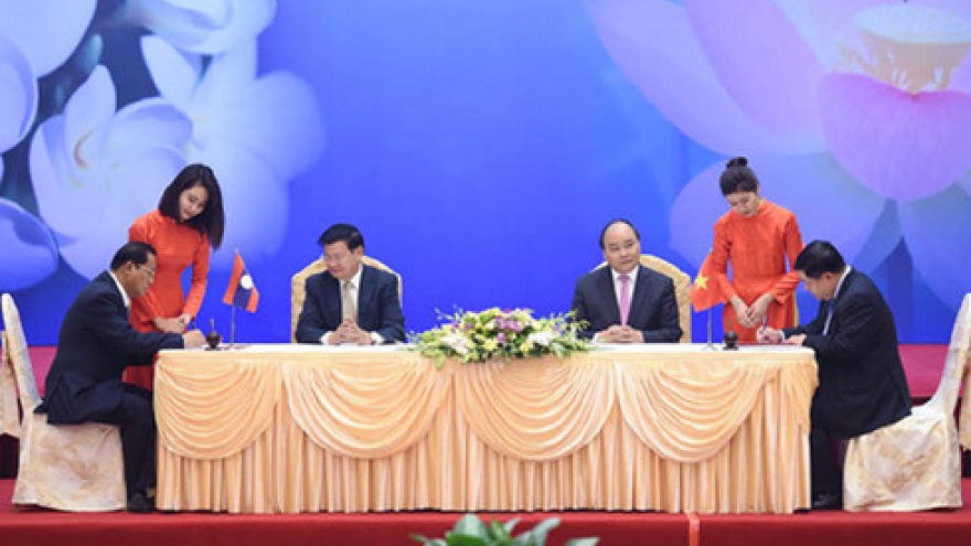 Vietnam, Laos pledge implementation of high-level agreements