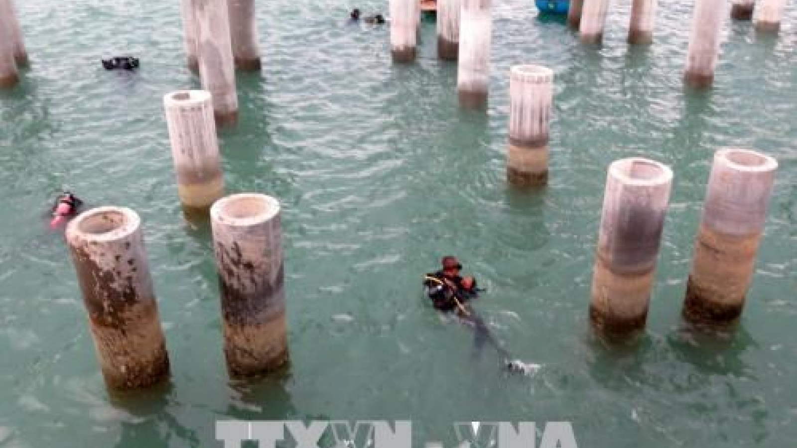 Dung Quat ancient shipwreck excavated