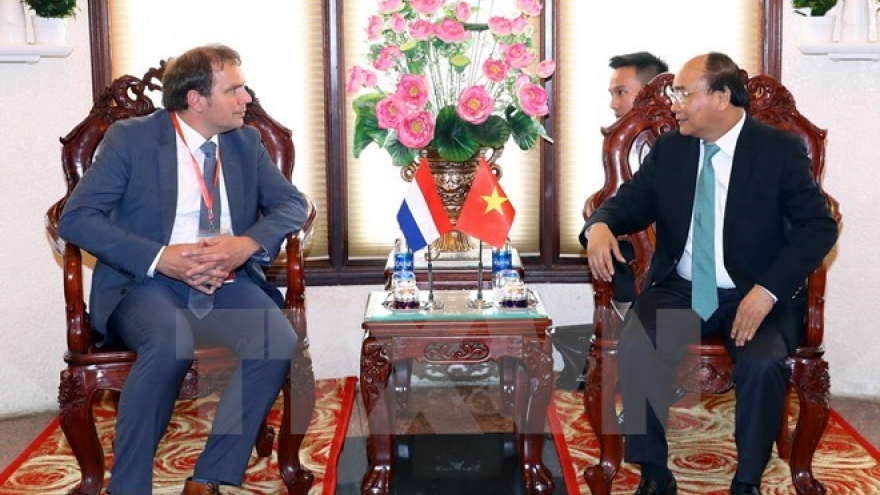 PM Nguyen Xuan Phuc receives Dutch guest