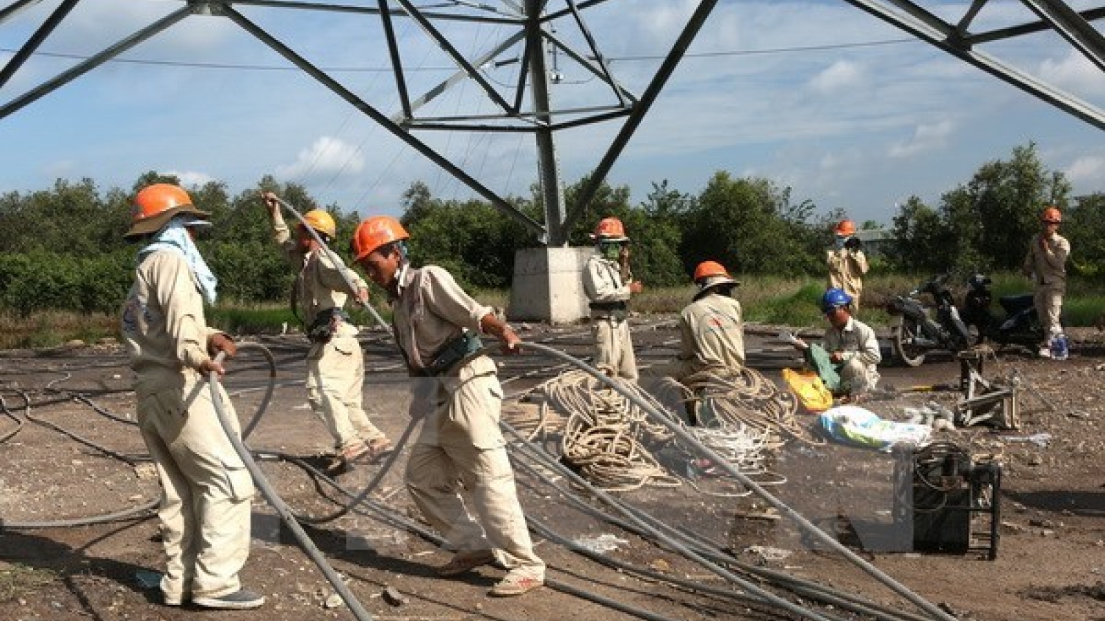 EVN mobilises US$2.96 billion for power projects in 2016