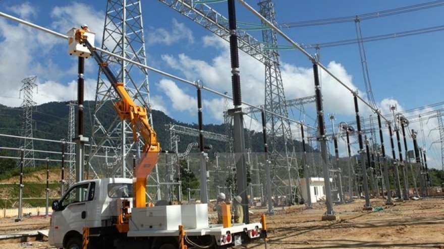 
        EVN assures power supplies amid prolonged drought
                              
