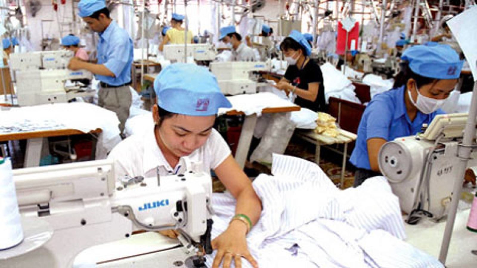 Vietnam sustains high trade surplus in five months