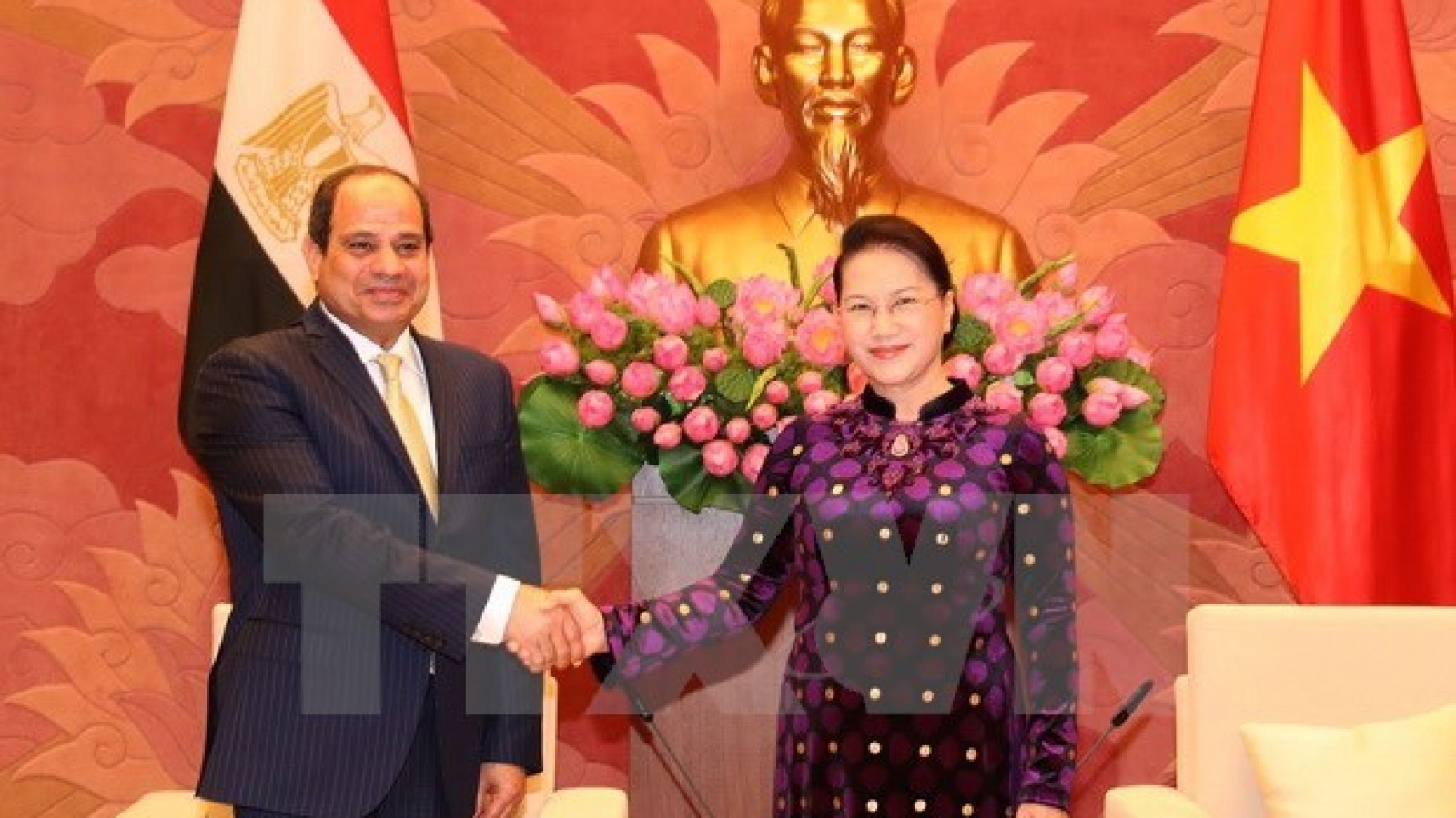 Top legislator hails relations with Egypt