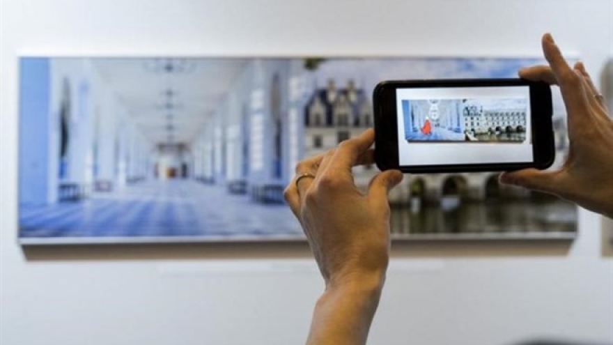 Embark on a digital tour through France’s famous cultural sites