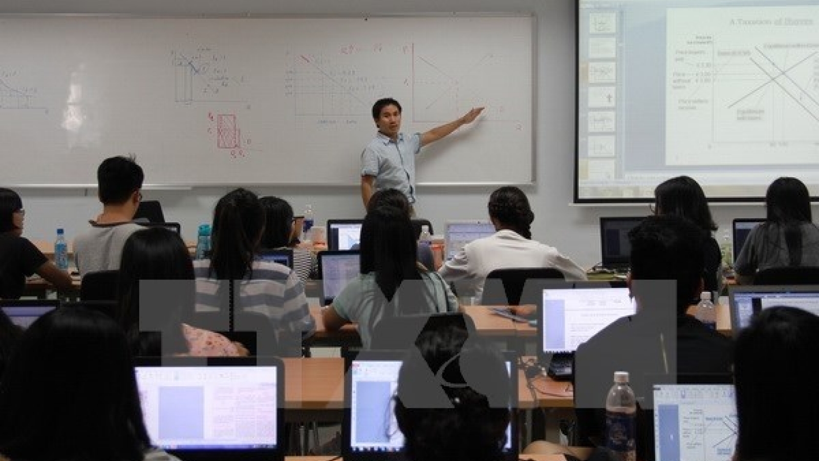 English to be second university language in Vietnam