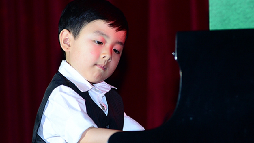 Evan Le thrills Vietnamese audiences