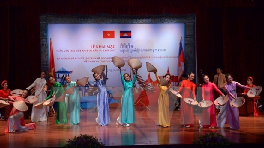 Exhibition featuring Cambodian culture opens in Hanoi