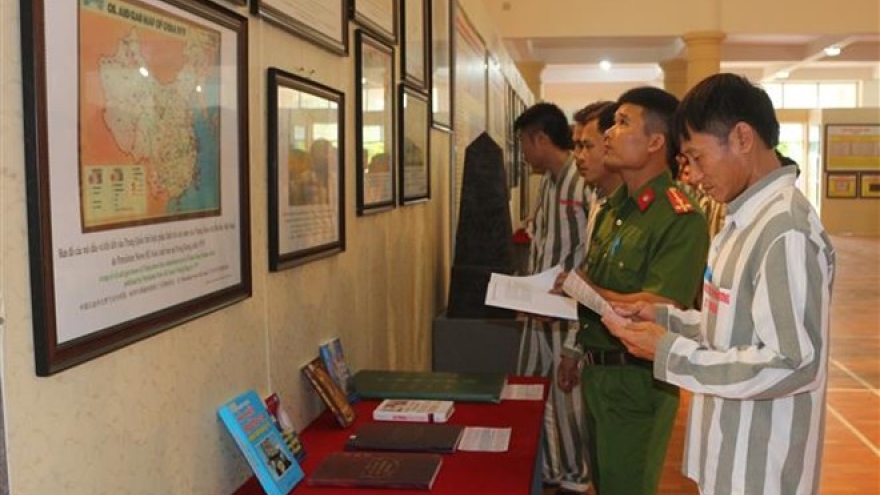 
        Exhibition on Hoang Sa, Truong Sa held in Ha Nam province
                              