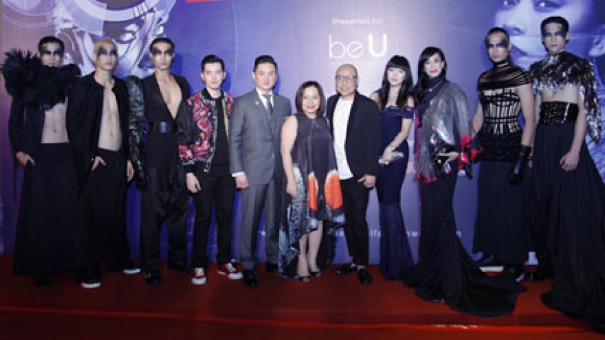 Celebrities pack HCM city for Int’l Fashion Week