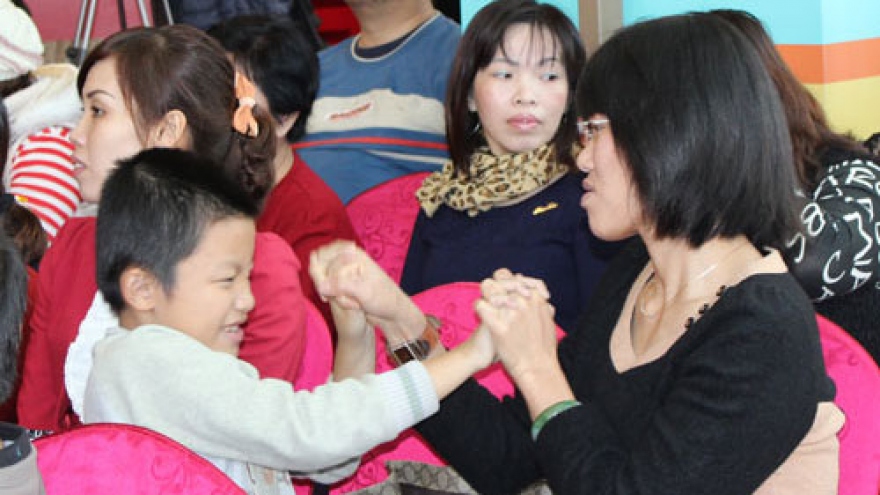 Vietnamese brides teaching mother tongue language