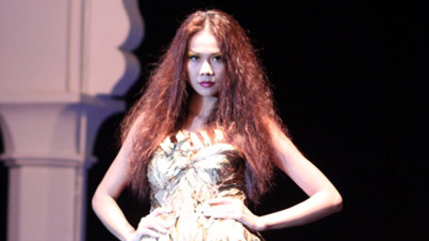 Thanh Hang impresses Milano Fashion Show