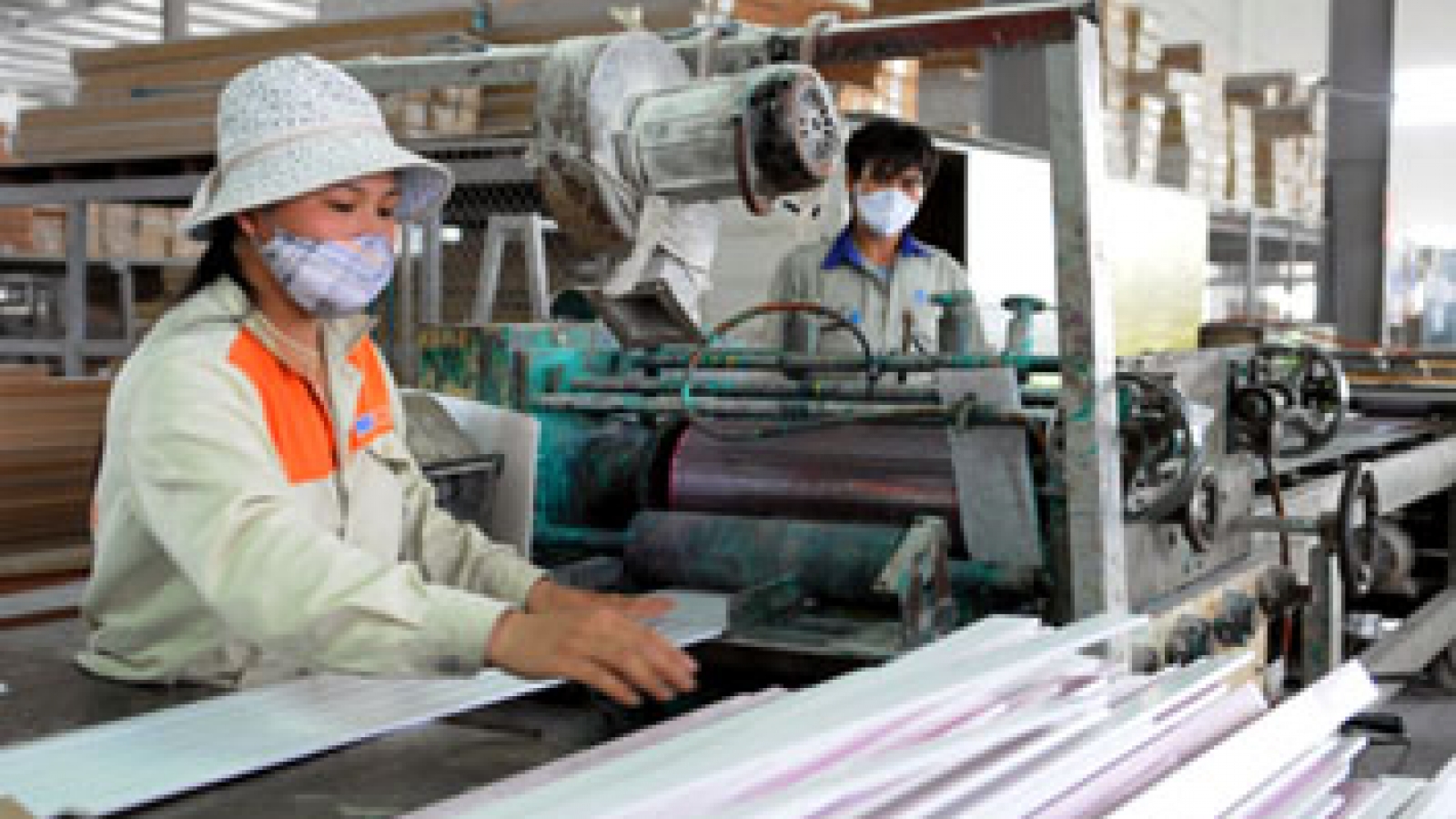 Foreign direct investment pledges go down