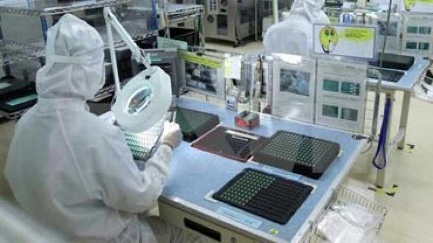 
        FDI begins flowing into HCM City
                              