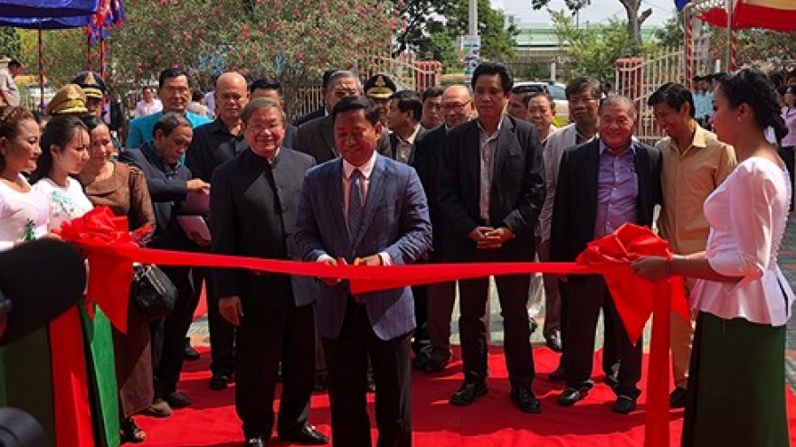 Cambodia inaugurates Vietnam-funded radio station 