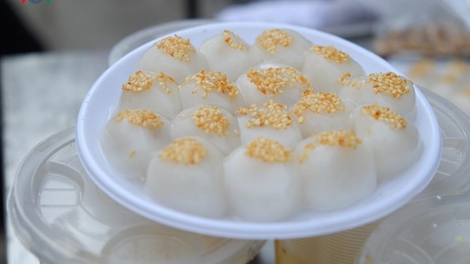 Cold Food Festival has Hanoians hungry for cakes