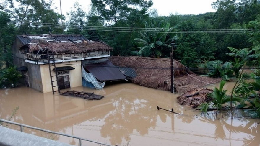 Devastating flood ravages central provinces