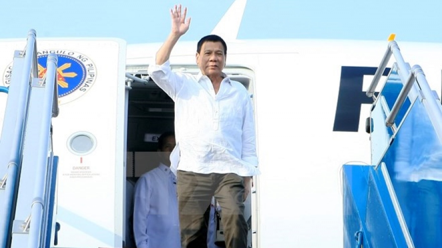 First images of Philippines President in Hanoi