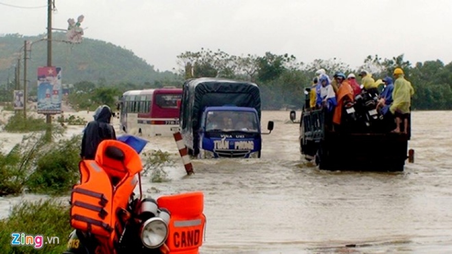 Thousands left homeless as floods swallow Quy Nhon