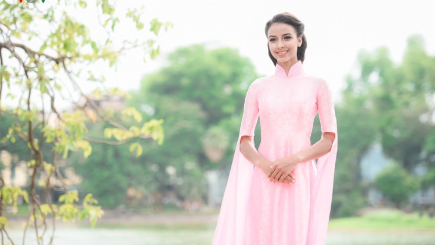 Flora Coquerel’s latest photo op in Vietnam 