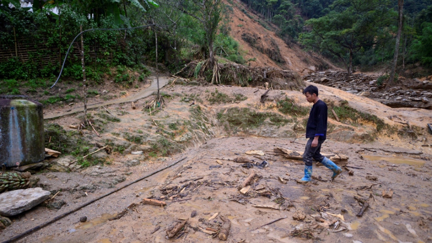 Northern Vietnam flood victims left homeless, still recovering
